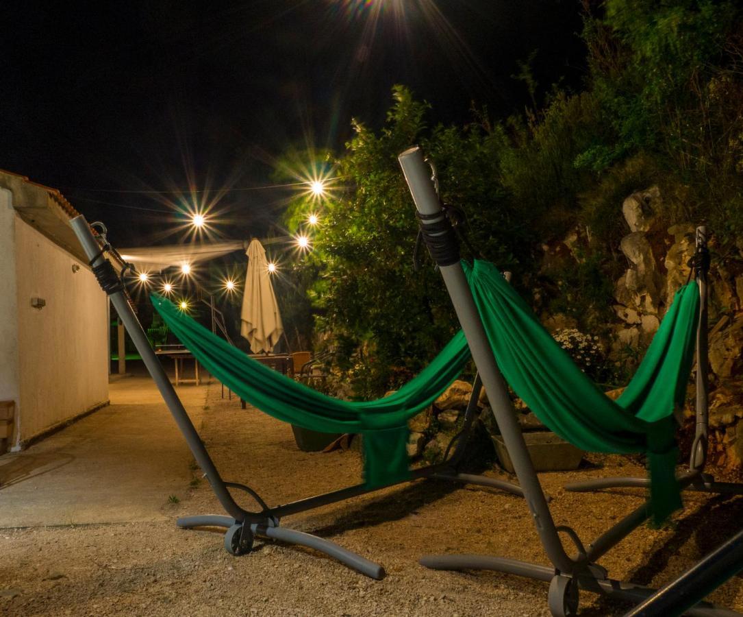 Hostel Kapa Хвар Екстер'єр фото